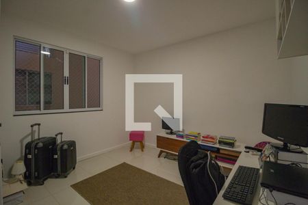 Casa à venda com 240m², 3 quartos e 3 vagas Casa à venda com 240m², 3 quartos e 3 vagasQuarto 2