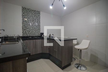 Casa à venda com 240m², 3 quartos e 3 vagas Casa à venda com 240m², 3 quartos e 3 vagasCozinha