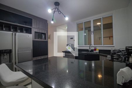 Casa à venda com 240m², 3 quartos e 3 vagas Casa à venda com 240m², 3 quartos e 3 vagasCozinha