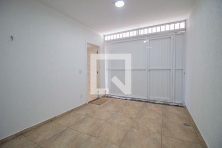 Casa à venda com 240m², 3 quartos e 3 vagas Casa à venda com 240m², 3 quartos e 3 vagasGaragem