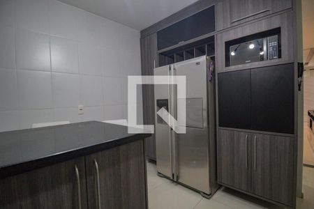 Casa à venda com 240m², 3 quartos e 3 vagas Casa à venda com 240m², 3 quartos e 3 vagasCozinha