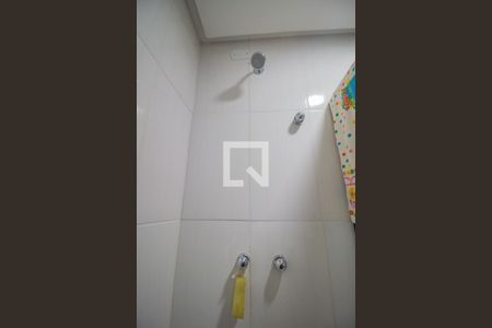 Casa à venda com 240m², 3 quartos e 3 vagas Casa à venda com 240m², 3 quartos e 3 vagasChuveiro