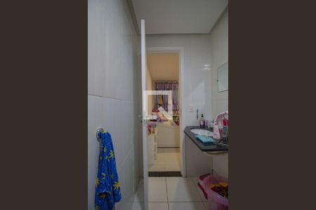 Casa à venda com 240m², 3 quartos e 3 vagas Casa à venda com 240m², 3 quartos e 3 vagasBanheiro da Suíte 1