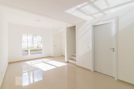 Sala de casa de condomínio para alugar com 3 quartos, 126m² em Barreirinha, Curitiba