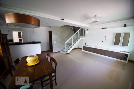 Sala  de casa à venda com 5 quartos, 212m² em São Francisco, Niterói