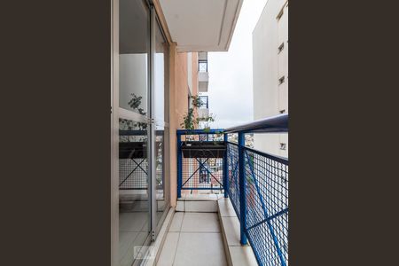 Sacada de apartamento à venda com 2 quartos, 55m² em Vila Ipojuca, São Paulo