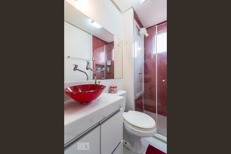 Banheiro de apartamento à venda com 2 quartos, 55m² em Vila Ipojuca, São Paulo