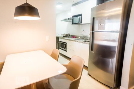 Cozinha de apartamento à venda com 1 quarto, 45m² em Petrópolis, Porto Alegre