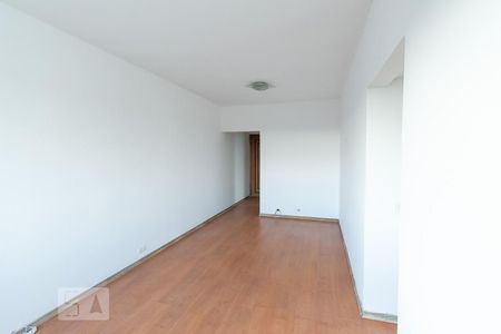 Sala de apartamento para alugar com 2 quartos, 80m² em Parque Colonial, São Paulo