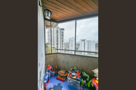 Apartamento à venda com 168m², 4 quartos e 3 vagas Apartamento à venda com 168m², 4 quartos e 3 vagasVaranda da Suíte 2