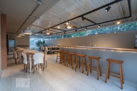 Apartamento à venda com 168m², 4 quartos e 3 vagas Apartamento à venda com 168m², 4 quartos e 3 vagasChurrasqueira