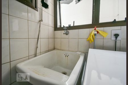 Apartamento à venda com 168m², 4 quartos e 3 vagas Apartamento à venda com 168m², 4 quartos e 3 vagasÁrea de serviço
