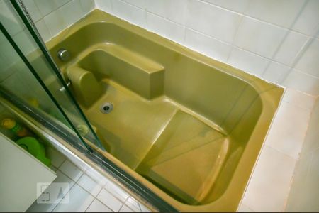 Apartamento à venda com 168m², 4 quartos e 3 vagas Apartamento à venda com 168m², 4 quartos e 3 vagasBanheiro da Suíte 2