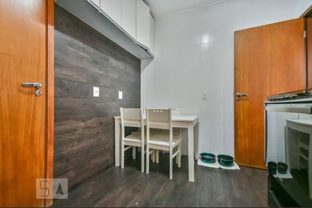 Apartamento à venda com 168m², 4 quartos e 3 vagas Apartamento à venda com 168m², 4 quartos e 3 vagasCozinha