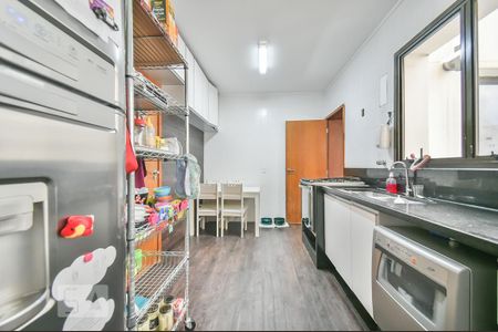 Apartamento à venda com 168m², 4 quartos e 3 vagas Apartamento à venda com 168m², 4 quartos e 3 vagasCozinha