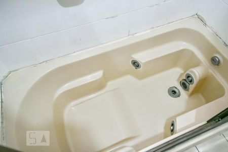Apartamento à venda com 168m², 4 quartos e 3 vagas Apartamento à venda com 168m², 4 quartos e 3 vagasBanheiro da Suíte 1