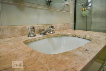 Apartamento à venda com 168m², 4 quartos e 3 vagas Apartamento à venda com 168m², 4 quartos e 3 vagasBanheiro da Suíte 2