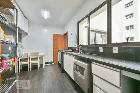 Apartamento à venda com 168m², 4 quartos e 3 vagas Apartamento à venda com 168m², 4 quartos e 3 vagasCozinha