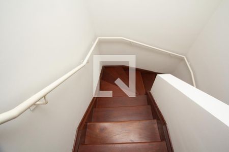 Apartamento para alugar com 50m², 1 quarto e 1 vaga Apartamento para alugar com 50m², 1 quarto e 1 vagaEscada