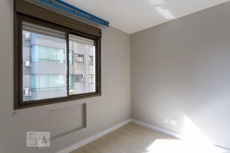 Quarto 1 de apartamento para alugar com 2 quartos, 60m² em Menino Deus, Porto Alegre