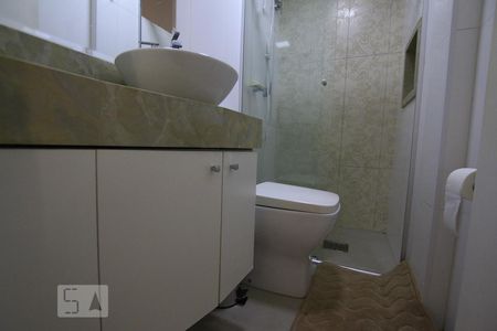 Banheiro da Suite de apartamento para alugar com 2 quartos, 70m² em Setor Oeste, Goiânia