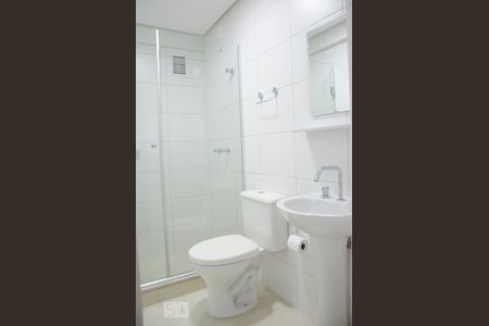 Banheiro de apartamento à venda com 2 quartos, 60m² em Harmonia, Canoas