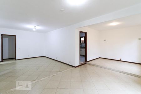Sala de casa à venda com 3 quartos, 692m² em Recreio dos Bandeirantes, Rio de Janeiro