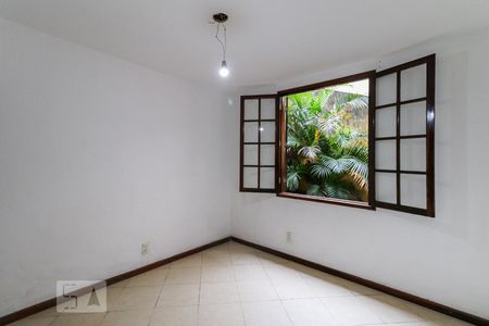 Quarto 1 de casa à venda com 3 quartos, 692m² em Recreio dos Bandeirantes, Rio de Janeiro