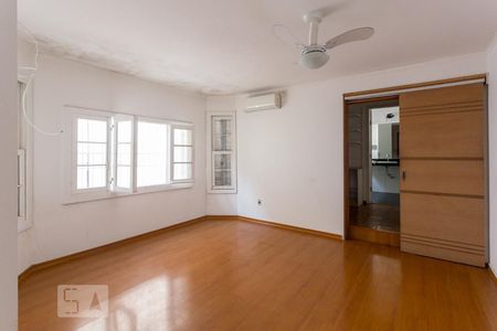 Suíte 1 de casa para alugar com 3 quartos, 240m² em Santa Tereza, Porto Alegre