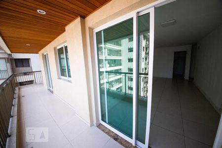 Varanda gourmet  de apartamento para alugar com 3 quartos, 103m² em Icaraí, Niterói