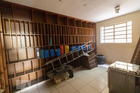 Casa à venda com 190m², 2 quartos e 2 vagas Casa à venda com 190m², 2 quartos e 2 vagasEspaço no térreo