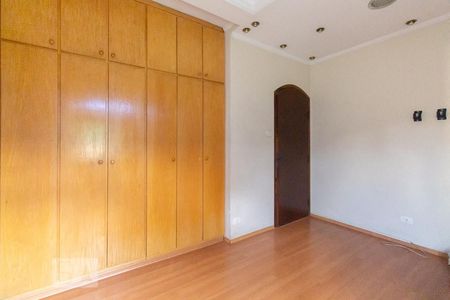 Casa à venda com 190m², 2 quartos e 2 vagas Casa à venda com 190m², 2 quartos e 2 vagasQuarto