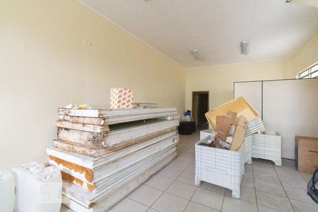 Casa à venda com 190m², 2 quartos e 2 vagas Casa à venda com 190m², 2 quartos e 2 vagasEspaço no térreo