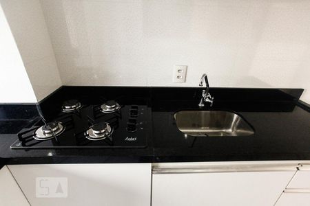 Cozinha de apartamento para alugar com 2 quartos, 58m² em Jardim Flor da Montanha, Guarulhos