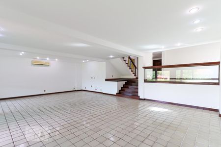 Casa de condomínio à venda com 500m², 5 quartos e 4 vagasSALA