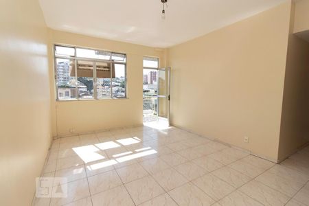 Apartamento à venda com 120m², 3 quartos e 1 vagaSala