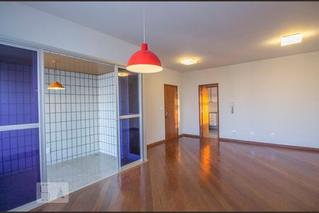 Sala de apartamento para alugar com 3 quartos, 105m² em Sion, Belo Horizonte