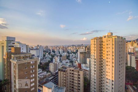 Vista Sala de apartamento para alugar com 3 quartos, 105m² em Sion, Belo Horizonte