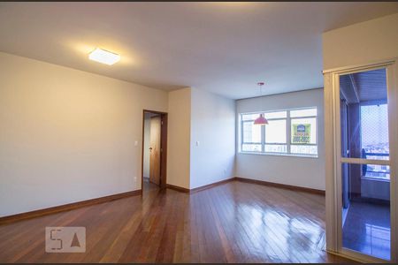 Sala de apartamento para alugar com 3 quartos, 105m² em Sion, Belo Horizonte