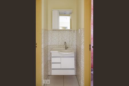 Banheiro de apartamento à venda com 1 quarto, 46m² em Jardim Roberto, Osasco