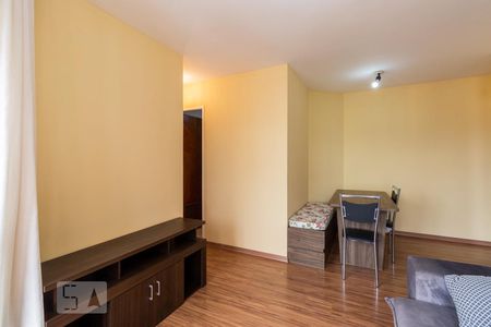 Sala de apartamento para alugar com 2 quartos, 56m² em Vila Nova Conceição, São Paulo