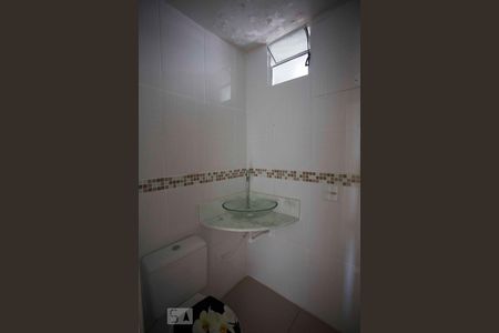 banheiro de apartamento para alugar com 3 quartos, 70m² em Santa Rosa, Niterói