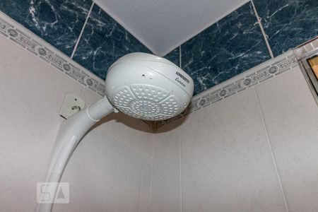 Chuveiro do Banheiro de casa para alugar com 2 quartos, 140m² em Penha Circular, Rio de Janeiro