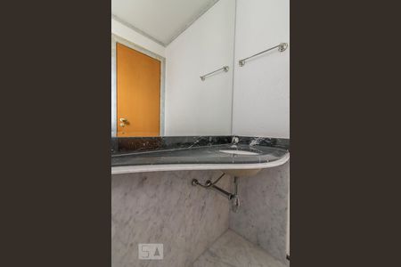 Banheiro  de apartamento à venda com 4 quartos, 190m² em Cidade Nova, Belo Horizonte