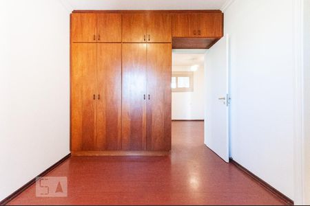 Quarto suíte 1 de apartamento para alugar com 3 quartos, 138m² em Notre Dame, Campinas