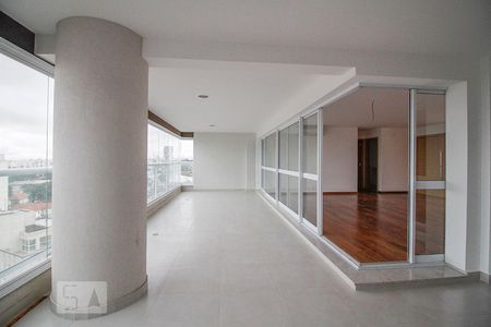 Apartamento à venda com 235m², 4 quartos e 4 vagasVaranda