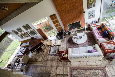 Hall superior vista de casa à venda com 4 quartos, 350m² em Alto de Pinheiros, São Paulo