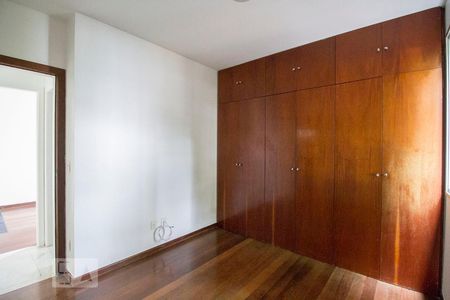 Suíte de apartamento para alugar com 2 quartos, 75m² em Funcionários, Belo Horizonte