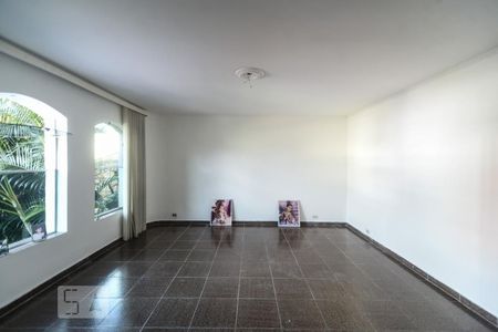 Sala de casa à venda com 5 quartos, 500m² em Vila Carrão, São Paulo