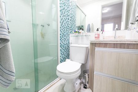 Banheiro da suíte  de apartamento para alugar com 3 quartos, 62m² em Jardim Celeste, São Paulo